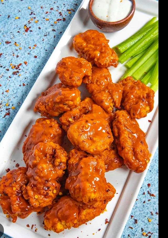 6 Boneless Wings.