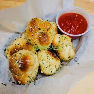 GARLIC KNOTS