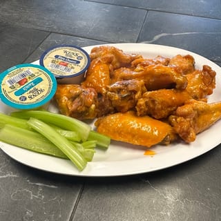 6 WINGS W/ FRIES