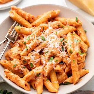 HALF BAKED ZITI W/ 2 GARLIC KNOTS