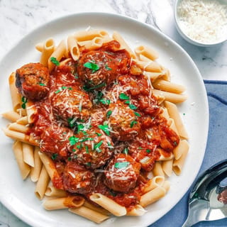 PENNE PASTA W/ MEATBALLS (2)